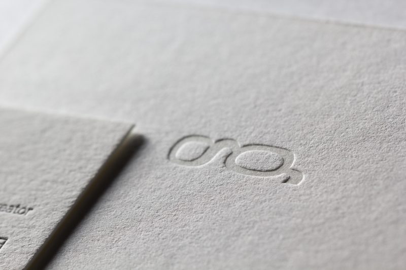 1045 活版まとめ 特色をﾊﾟﾝﾄﾝ指定のお名刺、活版印刷表2色、裏1色 | 活版印刷｜CAPPAN