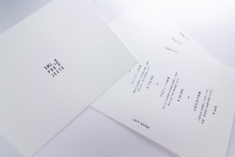 Works》 . ロゴの太い線が活版印刷と相性バッチリ! 小口染の名刺