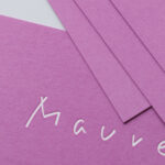 ヴァンヌーボVに活版印刷ベタと白抜きを空押しの名刺