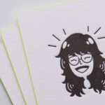 活版印刷と小口染めで蛍光黄を使用した名刺