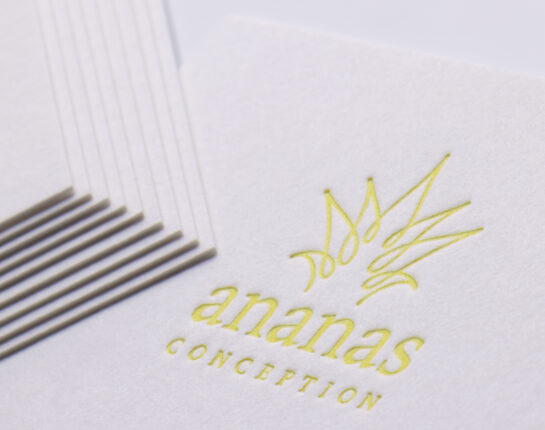 黄色_活版印刷_圧強く