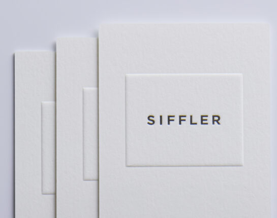 活版印刷とエンボス加工のショップカード