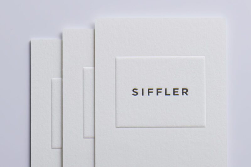 活版印刷とエンボス加工のショップカード