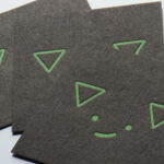 両面ベタ印刷に白抜き部分をDIC特色で再現の名刺