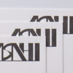 ヴァンヌーボV-FS ホワイトで活版印刷1色の名刺