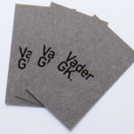 新バフン紙N 墨に活版印刷と箔押しの名刺